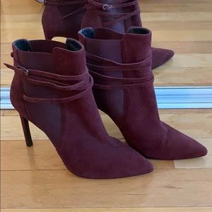 Stuart Weitzman Size 9 Booties Burgundy